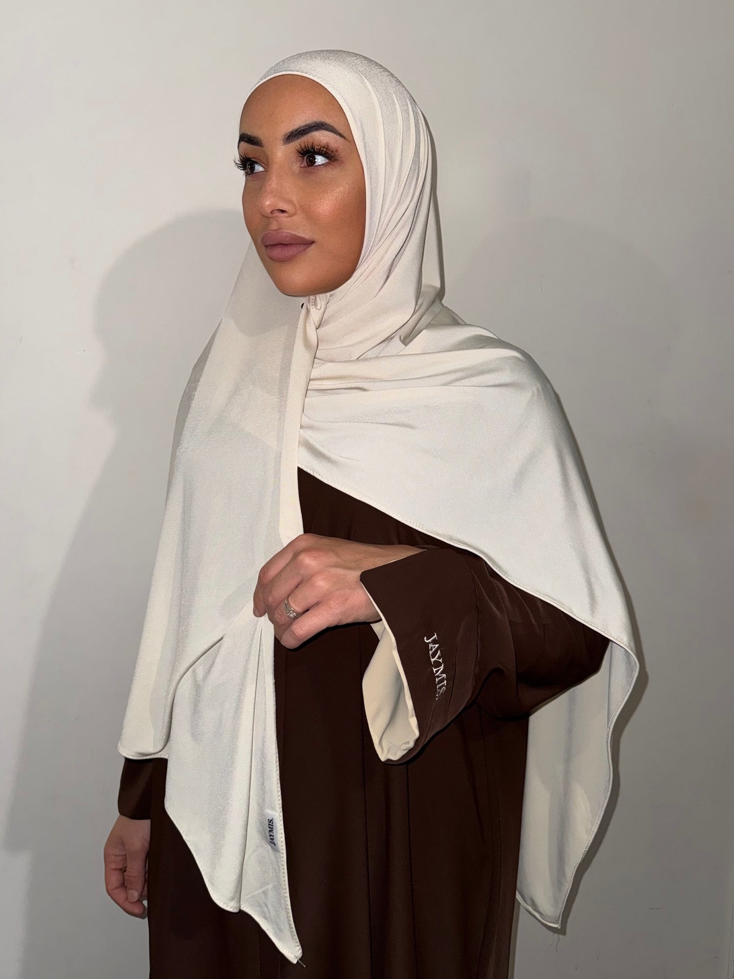 Hijabi Beige